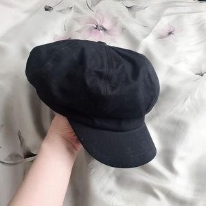 🎖 Black newsboy/military hat 🎖